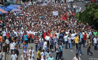 Caktohet data e protestave të reja shqiptare në Shkup