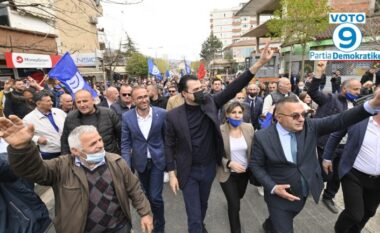 Basha takon pensionistët në Librazhd: Kini besim se ne jemi rracë e fortë