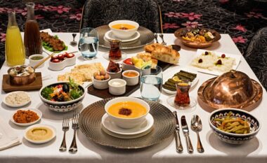 Çfarë të hani dhe çfarë të shmangni gjatë muajit Ramazan