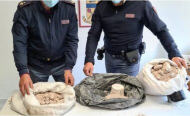 Policia u gjeti 20 kg kokainë, çifti shqiptar në Itali e pëson keq