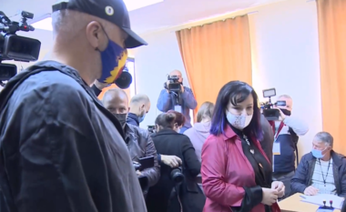 E FUNDIT/ Voton kryeministri! Linda me flokë lejla, Rama me çitjane (VIDEO)