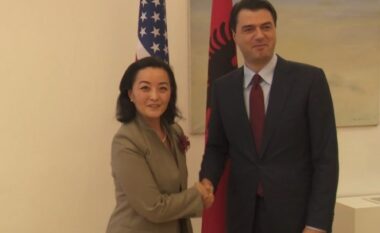 Përfundon takimi i ambasadores amerikane me Bashën, çfarë u diskutua