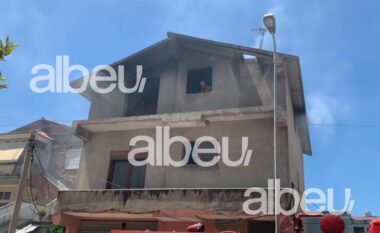 Përfshihet nga flakët një banesë tre katëshe në Fier