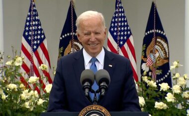 Biden heq maskën anti-Covid: Ditë e mrekullueshme për Amerikën