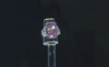 “Sakura” thyen rekordin, Diamanti rozë shitet për 29.3 milionë dollarë