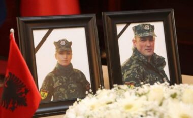 Dy vite nga vdekja e ushtarakëve shqiptarë në Letoni, rreshteri i mbijetuar prek me dedikimin (FOTO LAJM)