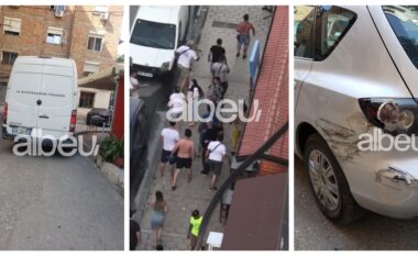 Furgoni me 20 sirianë përplas një seri makinash në Elbasan, për t’i shpëtuar policisë (FOTO LAJM)