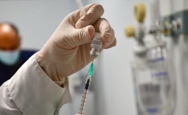 Greqia do t’i japë Maqedonisë së Veriut 20,000 vaksina AstraZeneca