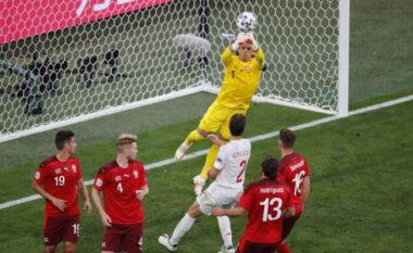 Dorëzohet Zvicra e shqiptarëve, Spanja në gjysmëfinale (VIDEO)