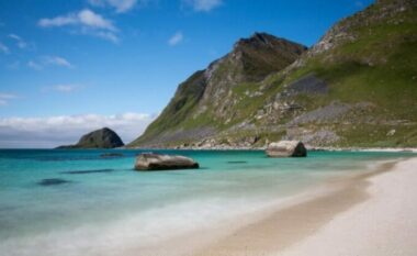 Ky është plazhi më i bukur i Evropës, ja në cilin shtet ndodhet (VIDEO)