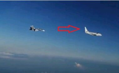 INCIDENTI/ Pamje nga ajri, avionët ushtarak rusë ndjekin avionin luftarak amerikan (VIDEO)
