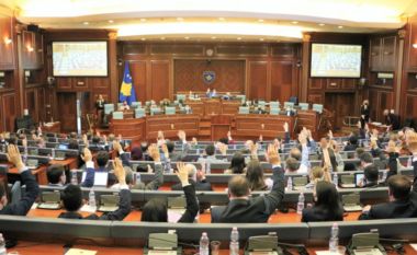 Kuvendi i Kosovës miraton rezolutën për gjenocidin serb në Srebrenicë