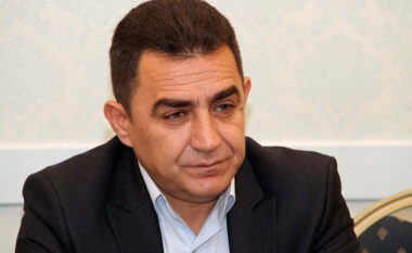 Tenderi i druve dhe tentativa për pengimin e zgjedhjeve, akuzat që rëndojnë mbi ish-kryebashkiakun e Pogradecit