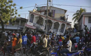 Tërmeti u mori jetën më shumë se 300 personave, Meta: Lutjet tona sot për popullin e Haitit