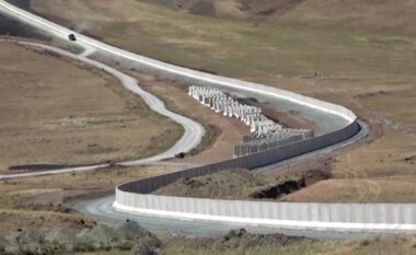 Turqia po ndërton mur kufitar 295 km të gjatë për të mbajtur jashtë afganët (VIDEO)