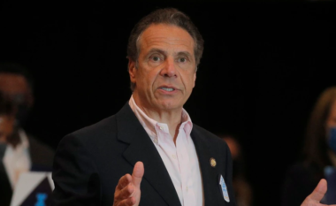 Shtohet presioni për dorëheqjen e guvernatorit të Nju Jorkut