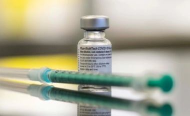 EMA aprovon pika të reja për prodhimin e vaksinave Pfizer dhe Moderna