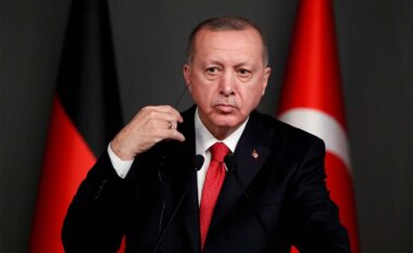 “Nuk duam të derdhet gjak në Egje”, Erdogan vijon retorikën ndaj Greqisë! BE: Të ndalen kërcënimet (VIDEO)