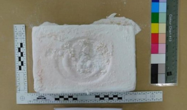 Sekuestrohet mbi 1 kg kokainë, 1 shtetas në pranga dhe një në kërkim (VIDEO)