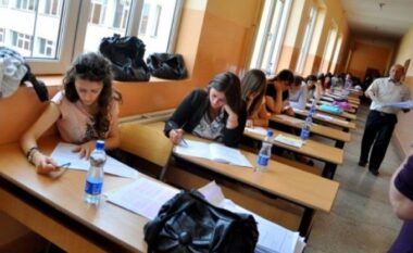 MATURA 2022/ Mbi 33 mijë maturantë i nënshtrohen sot provimit me zgjedhje