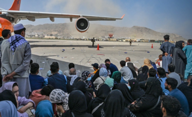 NATO: Rreth 12,000 civilë u evakuuan nga Afganistani brenda një jave