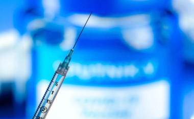 Vaksina Pfizer merr miratimin e plotë për përdorim nga FDA