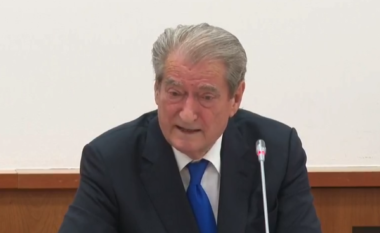 “Çohu në këmbë o Sali Berisha”, ish-kryeministri ndan me ndjekësit videon kushtuar tij