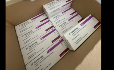 Manastirliu jep lajmin e mirë: Mbërrijnë 30.000 doza të vaksinës AstraZeneca