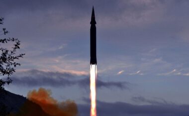 Koreja e Veriut teston një raketë të re hipersonike