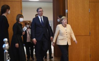 Merkel pas takimit me Vuçiç: Ballkani ka rrugë të gjatë drejt BE-së
