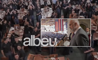 Brohorima, duartrokitje e karrige në duar! Pritja e pazakontë e ushtarëve amerikanë për Ramën (VIDEO)