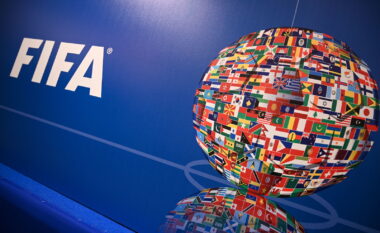 Telashe për FIFA-n, Japonia heq dorë nga organizimi i Botërorit për klube