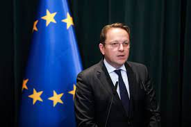 Komisioneri për Zgjerim uron qeverinë e re: Mezi pres të punoj me ju për integrimin në BE