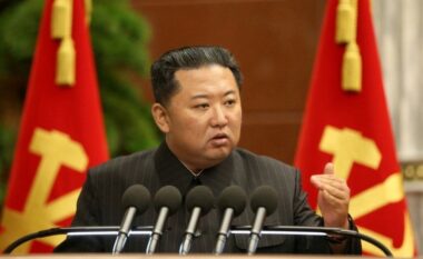 Kim Jong-un thirrje zyrtarëve: Trajtoni çështjen e furnizimit me ushqim
