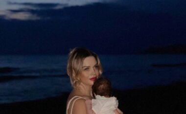 Orinda Huta me të bijën në bregdet: Kudo me ty, kudo me mua (FOTO LAJM)
