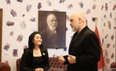 Ambasadorja Kim-Ramës: Urime për mandatin e tretë historik!