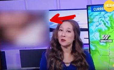 Skandal! Moderatorja po jepte motin, në ekran shfaqet filmi “me pullë të kuqe” (VIDEO)
