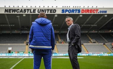 Ish-lojtari i Newcastle kërkon Mourinhon për stolin