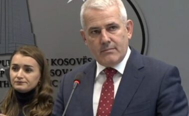 Tensionet në veri të Kosovës, Ministri Xhelal Zveçla në konferencë të jashtëzakonshme: Askush nuk mund të jetë mburojë e krimit