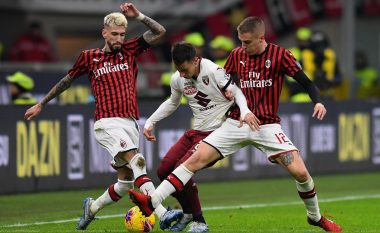 Milan “përshëndet” dy lojtarë, i nxjerr në merkato