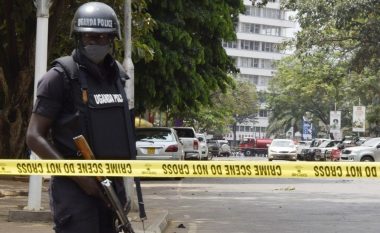 Pas sulmeve me bomba në Ugandë, forcat e sigurisë qëllojnë për vdekje klerikun mysliman të akuzuar për lidhje xhihadiste