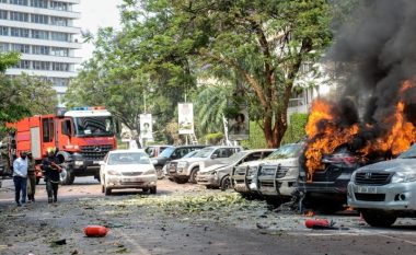 Sulm me bomba në kryeqytetin e Ugandës, momenti kur kamikazët hedhin veten në erë (VIDEO)
