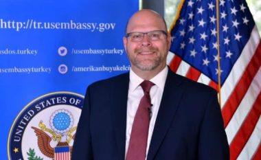 U konfirmua Ambasador i SHBA-së në Prishtinë, Jeffrey Hovenier flet për herë të parë