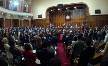 “Kampioni i Open Balkan”, Rama duartrokitet në parlamentin e Beogradit (VIDEO)