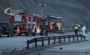 Albeu: Detaj tragjik nga Bullgaria, një grua me dy fëmijë në krahë është gjetur e djegur para derës së autobusit