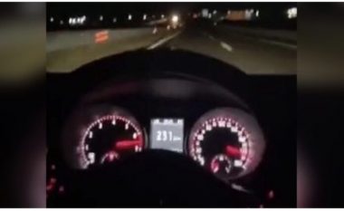“Fluturon” me mbi 200 km/h në autostradë, videon e poston në Tik-Tok