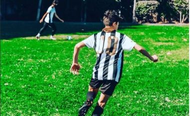 Bëm baba të të ngjaj, Tobias shënon një gol si babai i tij Del Piero (VIDEO)