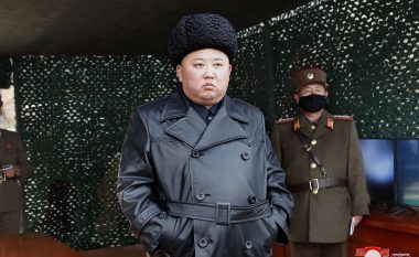 Asnjë si Kim Jong Un, Koreja e Veriut ndalon xhaketat prej lëkure (FOTO LAJM)