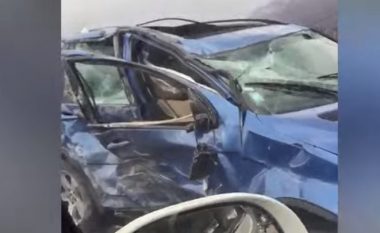 Aksident i frikshëm në Valbonë, makina shkatërrohet plotësisht