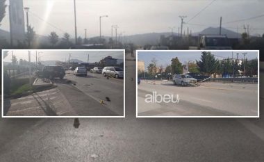 Parakalimi i gabuar çon në aksident, lëndohen dy drejtuesit e mjeteve dhe një këmbësor në Berat-Dimal (VIDEO)